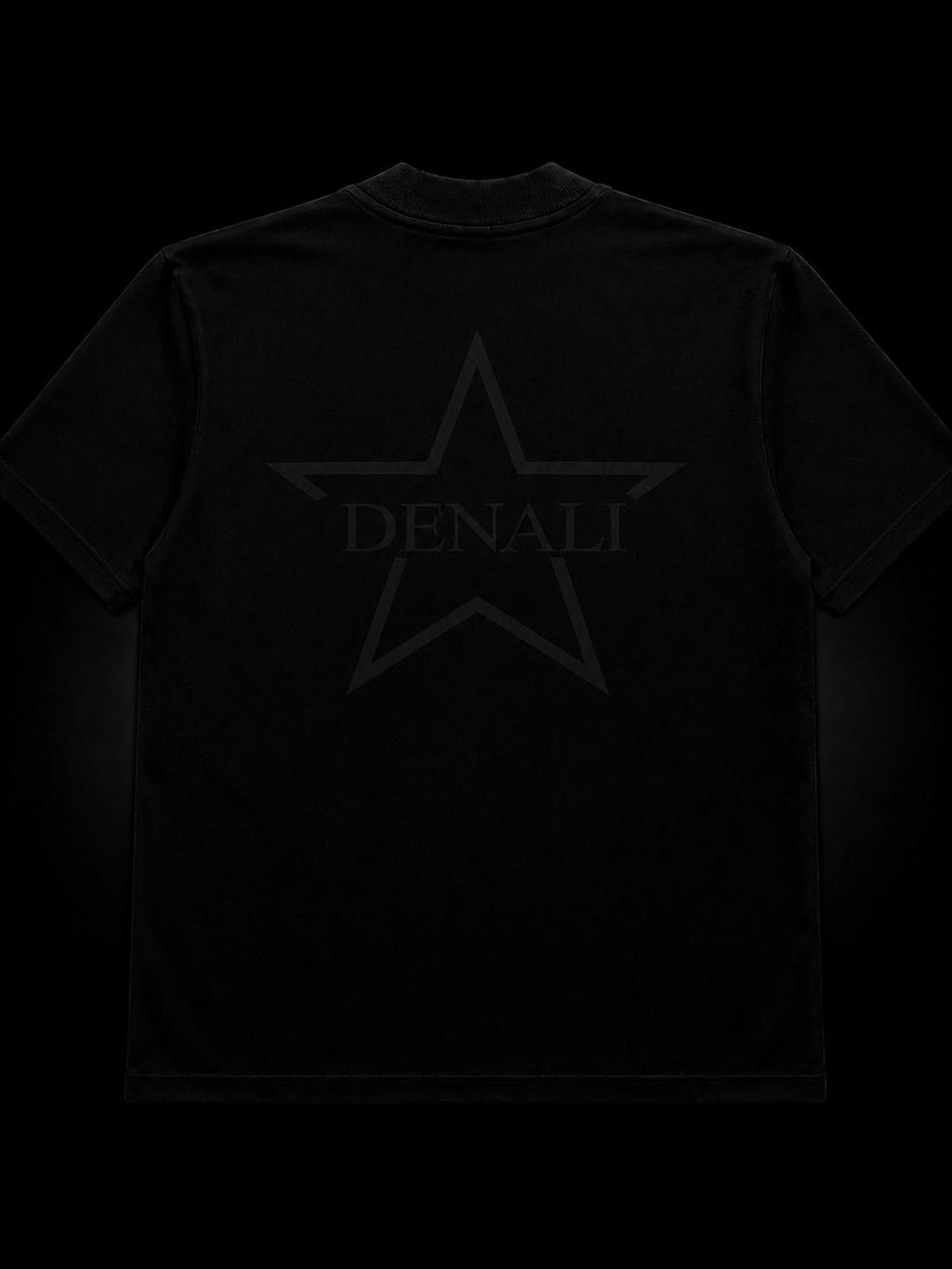 Vista trasera Black Star — estrella tonal Black on Black — DENALI
